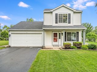 19 Misty Ct, South Elgin, IL 60177