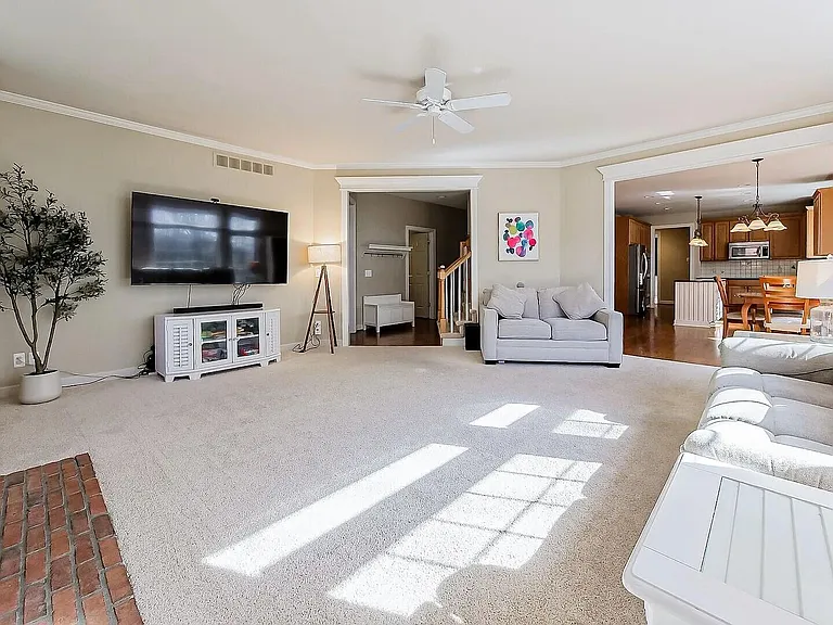 22646 Autumn Park Blvd — Photo 11
