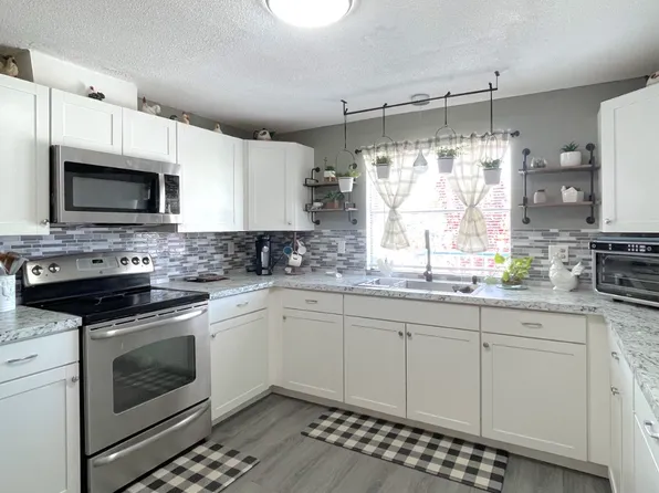 483 Windmill Blvd, North Fort Myers, FL 33903