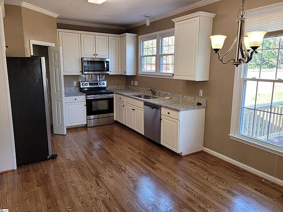 3rd image of 409 S Orchard Farms Ave