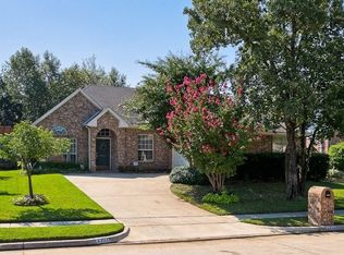 2202 Woods Edge Ct, Corinth, TX 76210
