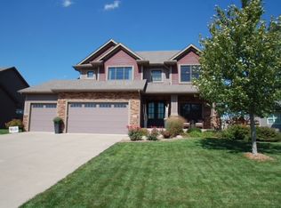 6651 Cody Dr, West Des Moines, IA 50266