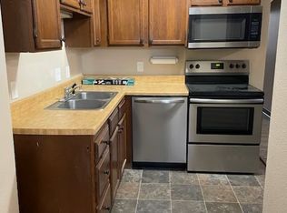 209 1st Ave NE #2, Hillsboro, ND 58045