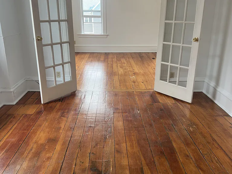 733 Rose St — Photo 2