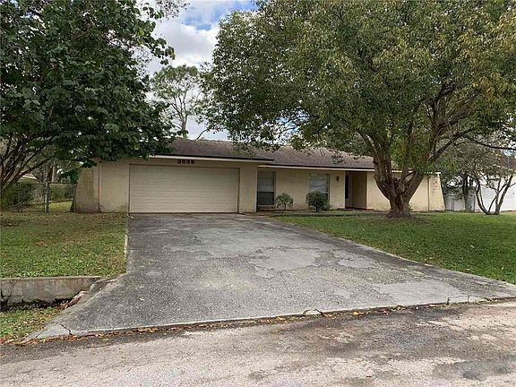 2nd image of 3839 Forest Park Pl