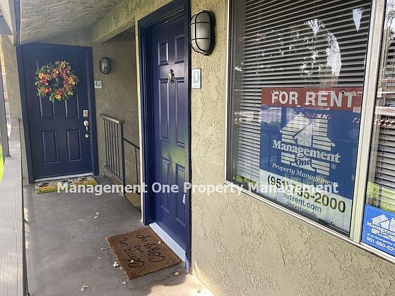 2nd image of 1556 Border Ave Unit D