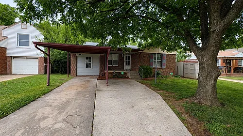733 SW 47th St Photo 1