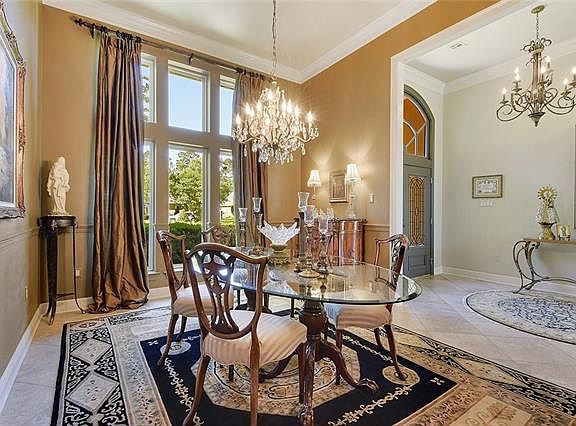 5th image of 104 Fontainbleau Dr