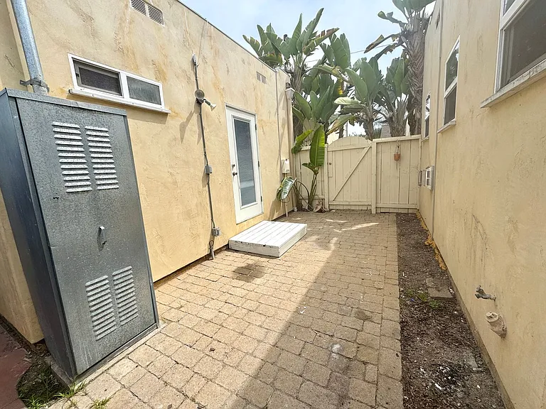 Available Now! Charming 1bd/1ba North Park Bungalow! $1,975/Mo! — Photo 13