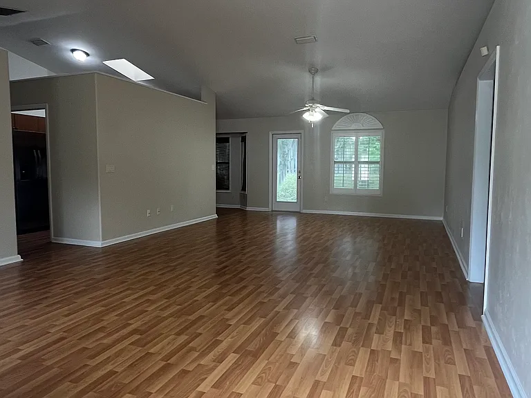 508 NW 94th Way — Photo 3