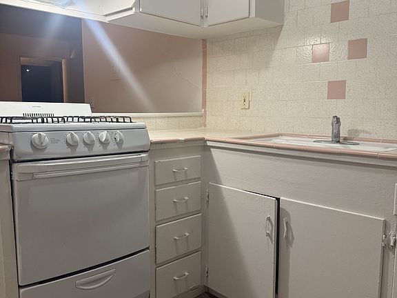3rd image of 2276 Alma St #2276