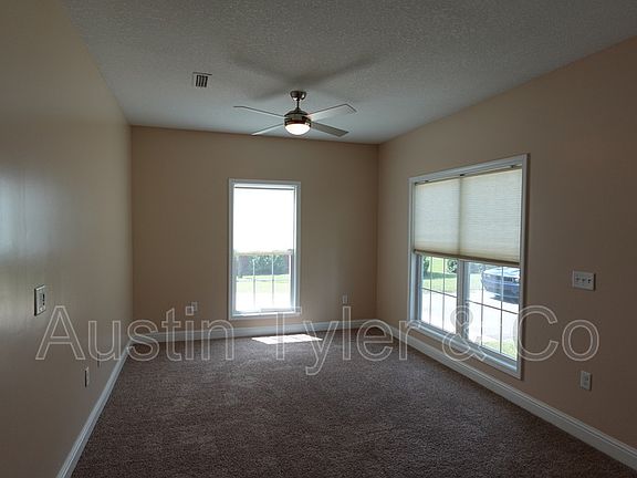 2nd image of 2934 W Manor Dr