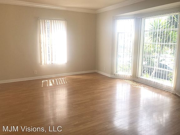 4th image of 5413 Fernwood Ave