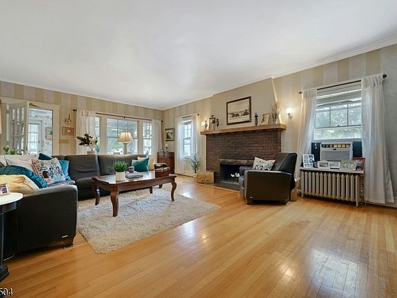 3rd image of 111 Van Winkle Ave