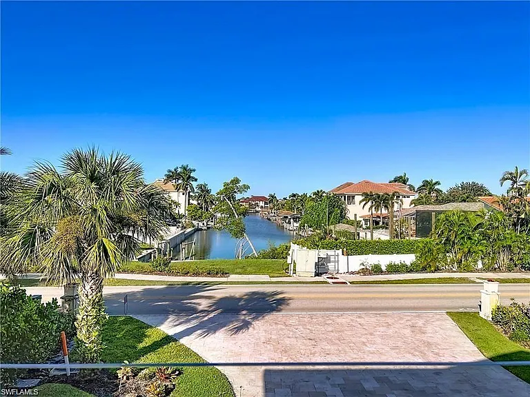 10242 Vanderbilt Dr — Photo 1