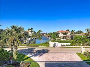 10242 Vanderbilt Dr, Naples, FL 34108
