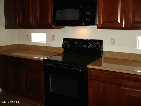 4th image of 15667 W Montecito Ave