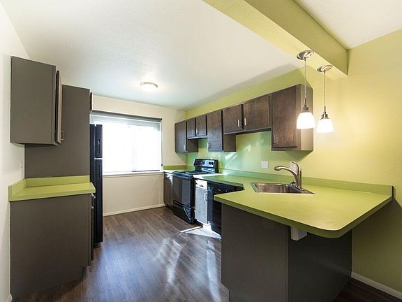 3rd image of 424 Jefferson St NE APT 18