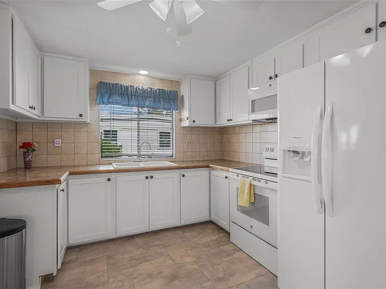 303 Marlette Dr — Photo 8