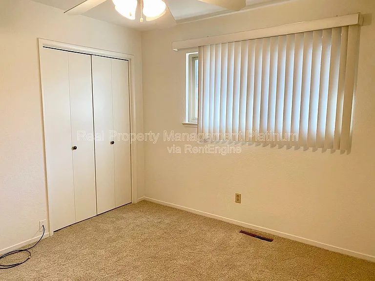 1055 W Fremont Ave — Photo 19