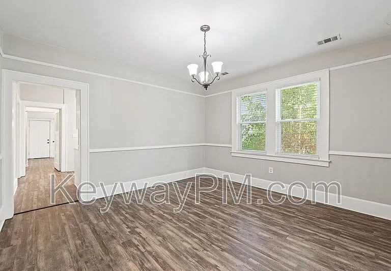 1315 Merry St — Photo 5