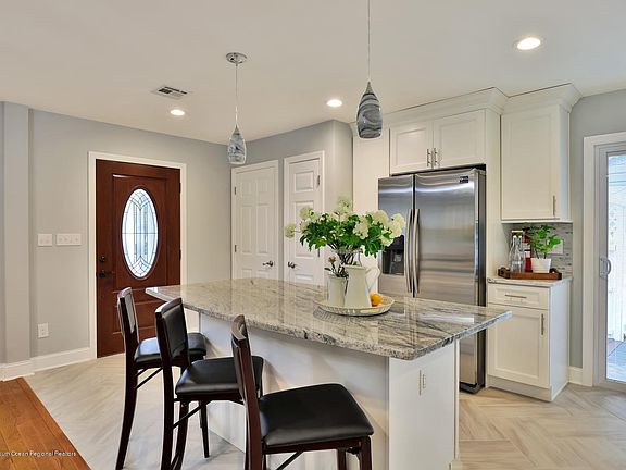 1807 S M St West Belmar NJ-large-008-26-