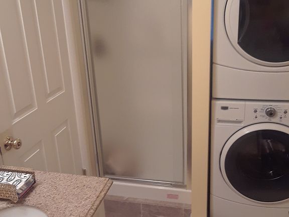 2nd bath 1st FL