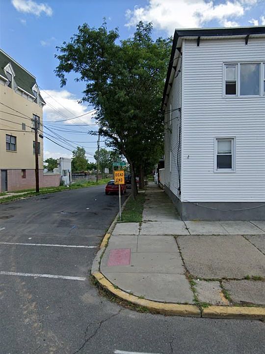 2nd image of 152-154 Avenue F