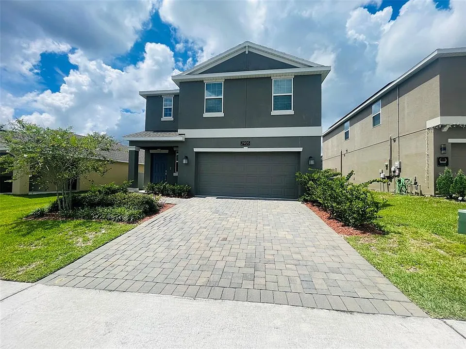 2905 Muller Oak Loop