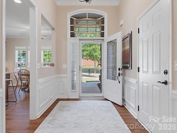 5th image of 1004 Mava Ct