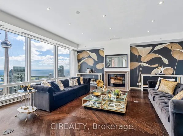 180 University Ave #6405, Toronto, ON M5H 0A2