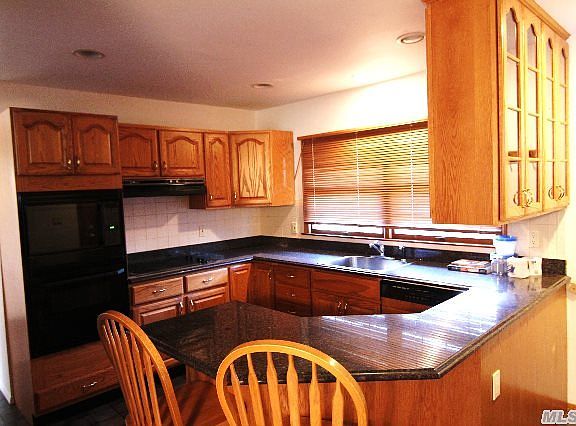 2nd image of 72 W Cabot Ln