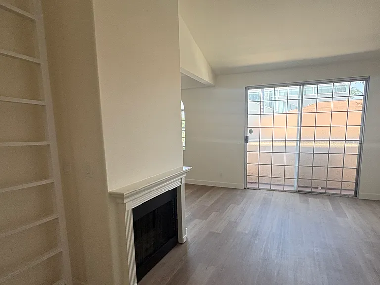 753 Wilcox Ave #7 — Photo 3