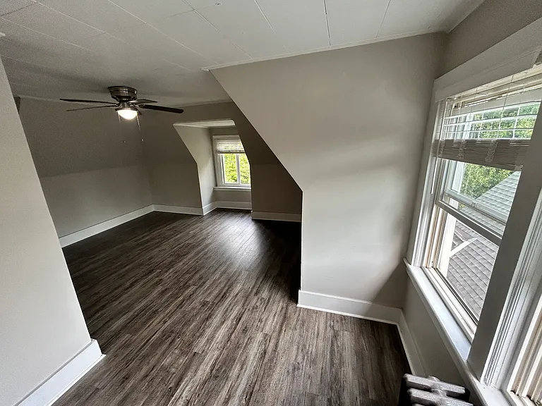 68 Ashland Ave #5 — Photo 4