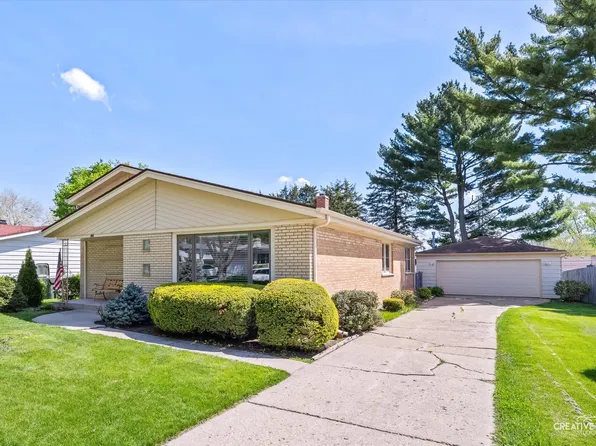 45 Concord Ave, South Elgin, IL 60177