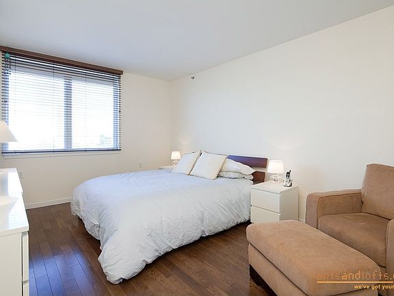 609 Myrtle Bedroom