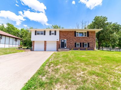 2520 N Lake Of The Woods Rd, Columbia, MO, 65202