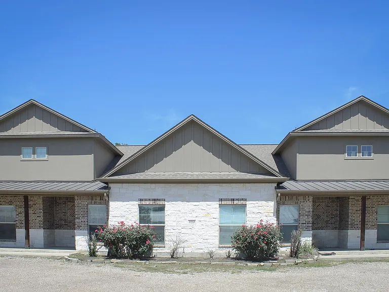 4032 Golden Eagle Dr #C — Photo 1