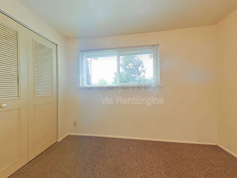 803 SW 8th St #8 — Photo 5