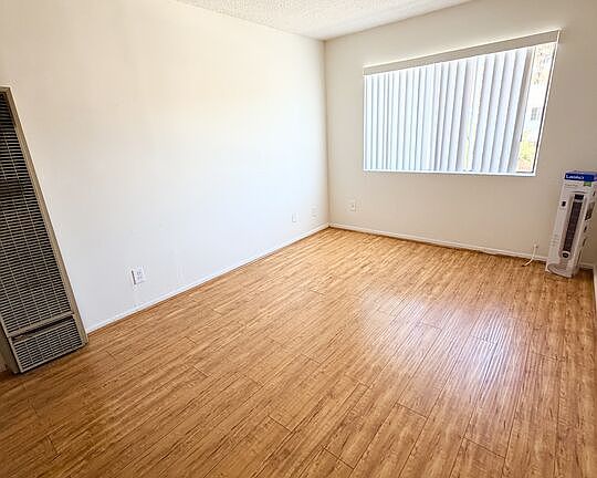 2nd image of 815 S Ardmore Ave APT 202