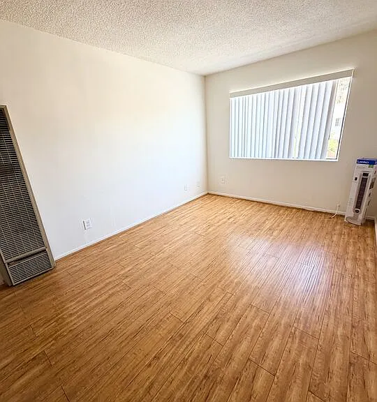 815 S Ardmore Ave #201 — Photo 7