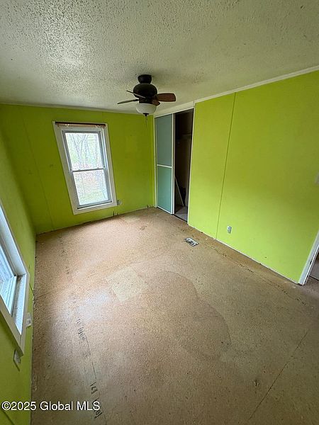 4th image of 122 Gilchrist Hill Road