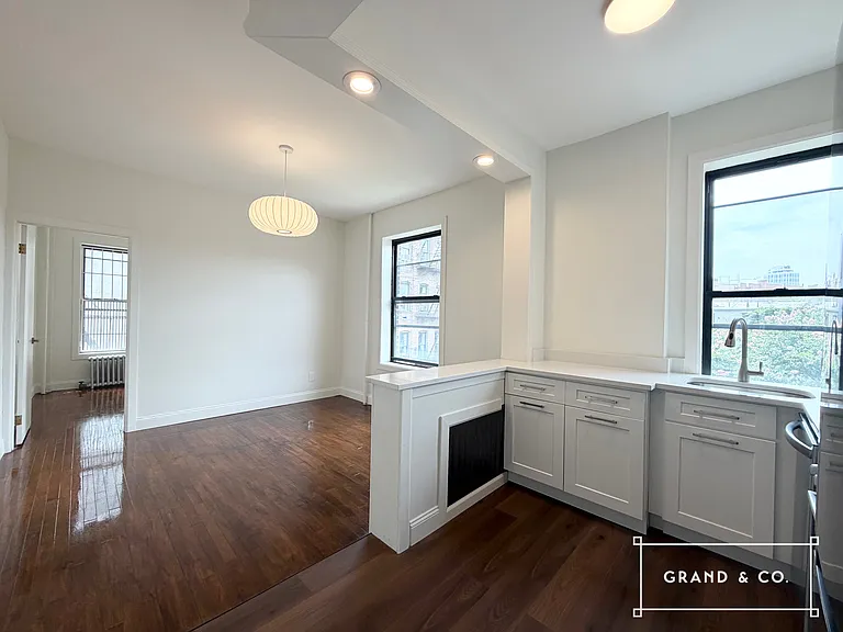14 Maujer St #9 — Photo 3