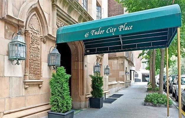 Sold by Renetta Real Estate | media 21