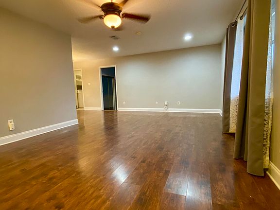 2nd image of 2112 Crestwood Dr