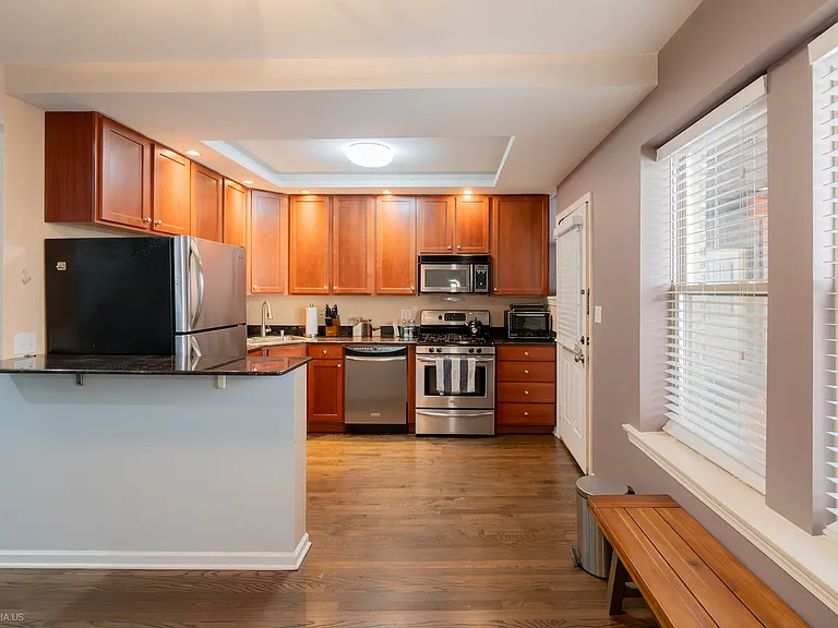 2035 W Fargo Ave #2 — Photo 7