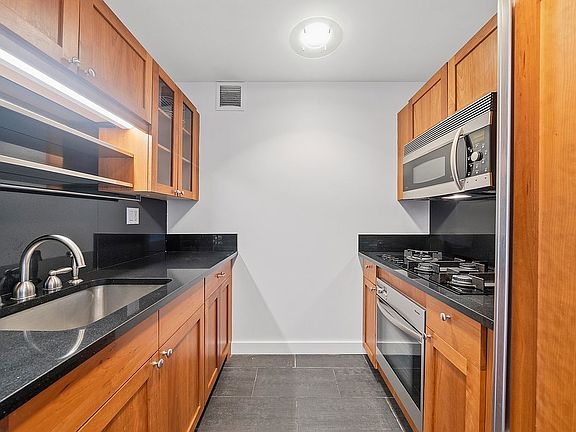 4th image of 425 5th Ave APT 57B