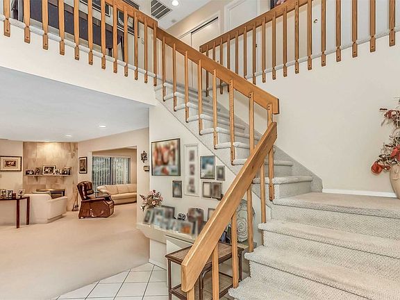 3rd image of 9 Wimbledon Dr