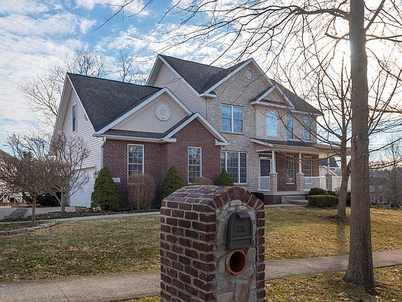3rd image of 2765 S Stratford Dr