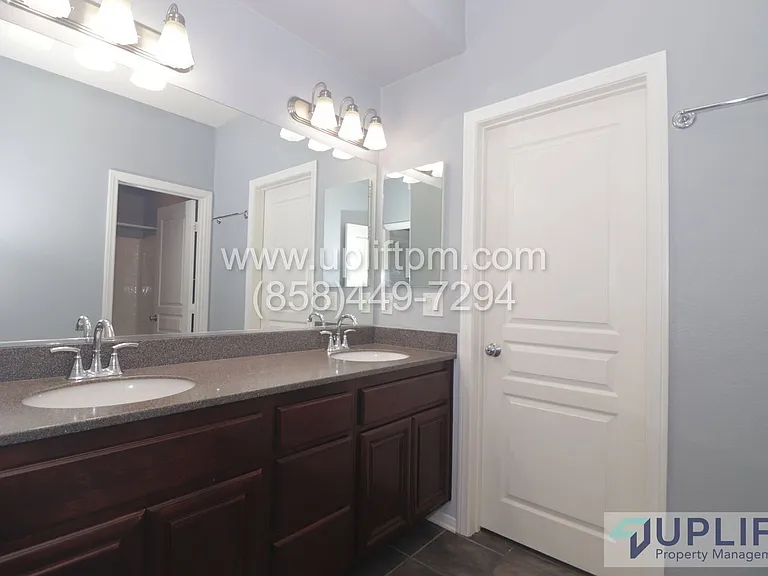 4300 Newton Ave #65 — Photo 17